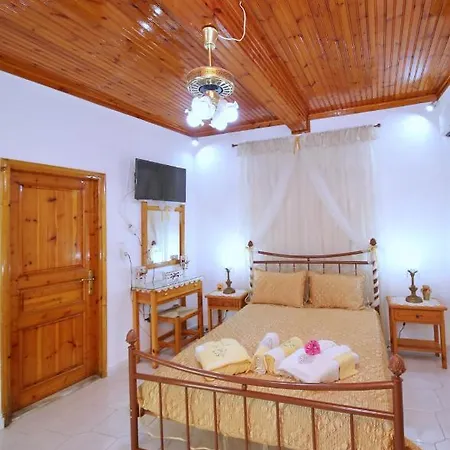 Vasia's Small Apartment Skopelos Town